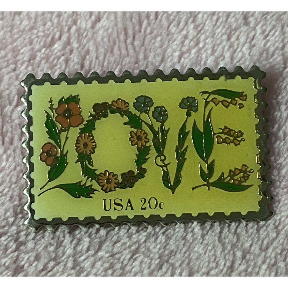VNTG 1982 LOVE Flowers United States Postal Service 20¢ Postage Stamp Pinback